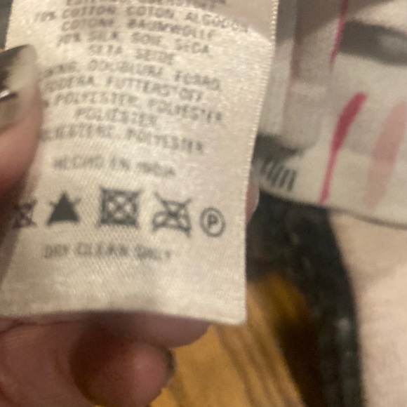 Anthropologie size 8 silk cotton blend mini skirt. Great condition - Picture 6 of 6